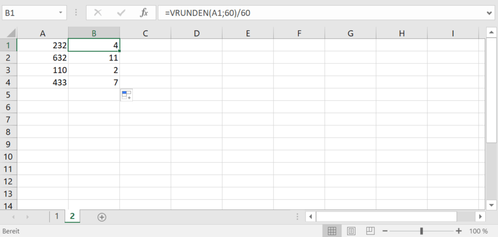 Excel-Tabelle, in der mit VRUNDEN-Funktion auf das Vielfache einer Zahl gerundet wird