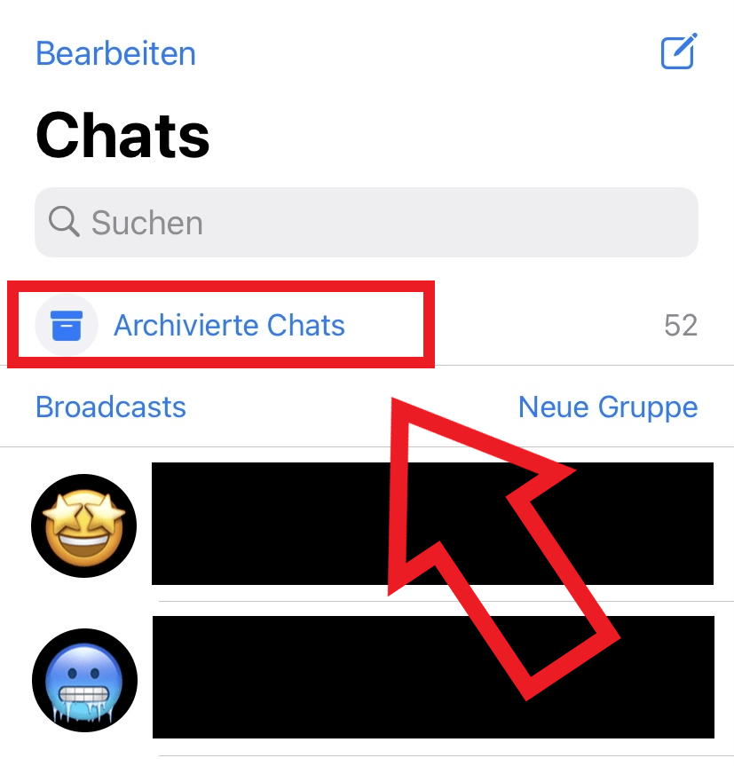 iPhone-Screenshot von der WhatsApp-Option „Archivierte Chats“ über der Chatauflistung