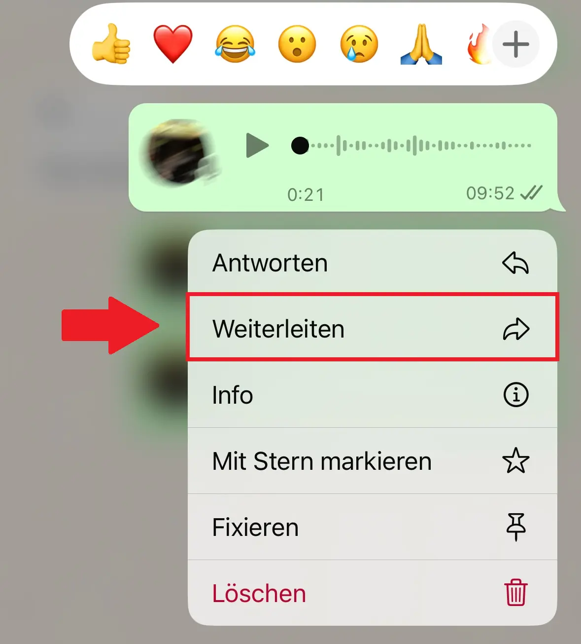 Bild: iPhone-Screenshot der „Weiterleiten“-Option in WhatsApp