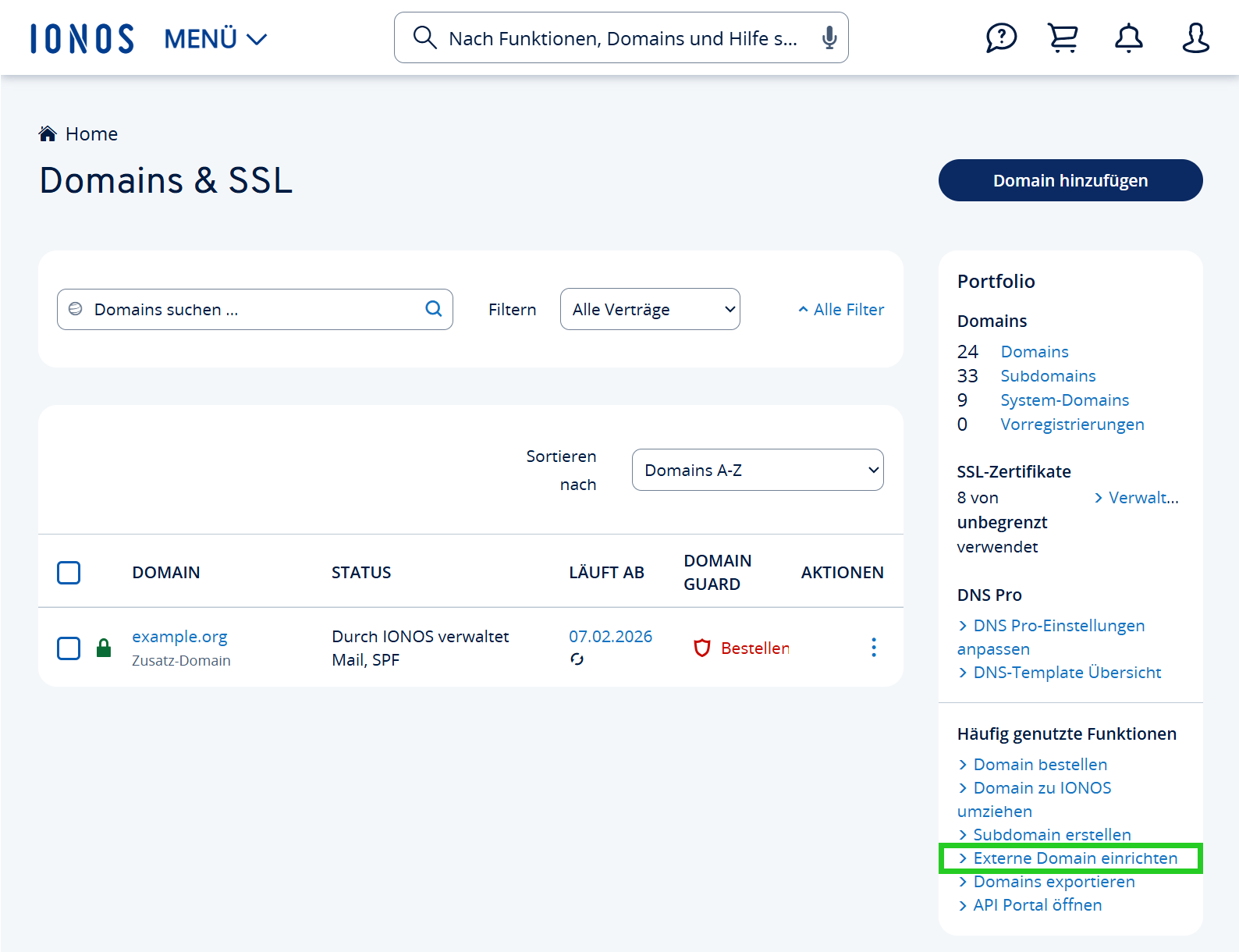 Screenshot: Die Seite Menü > Domain & SSL wird angezeigt. In diesem Bereich ist der Link Externe Domain einrichten hervorgehoben.