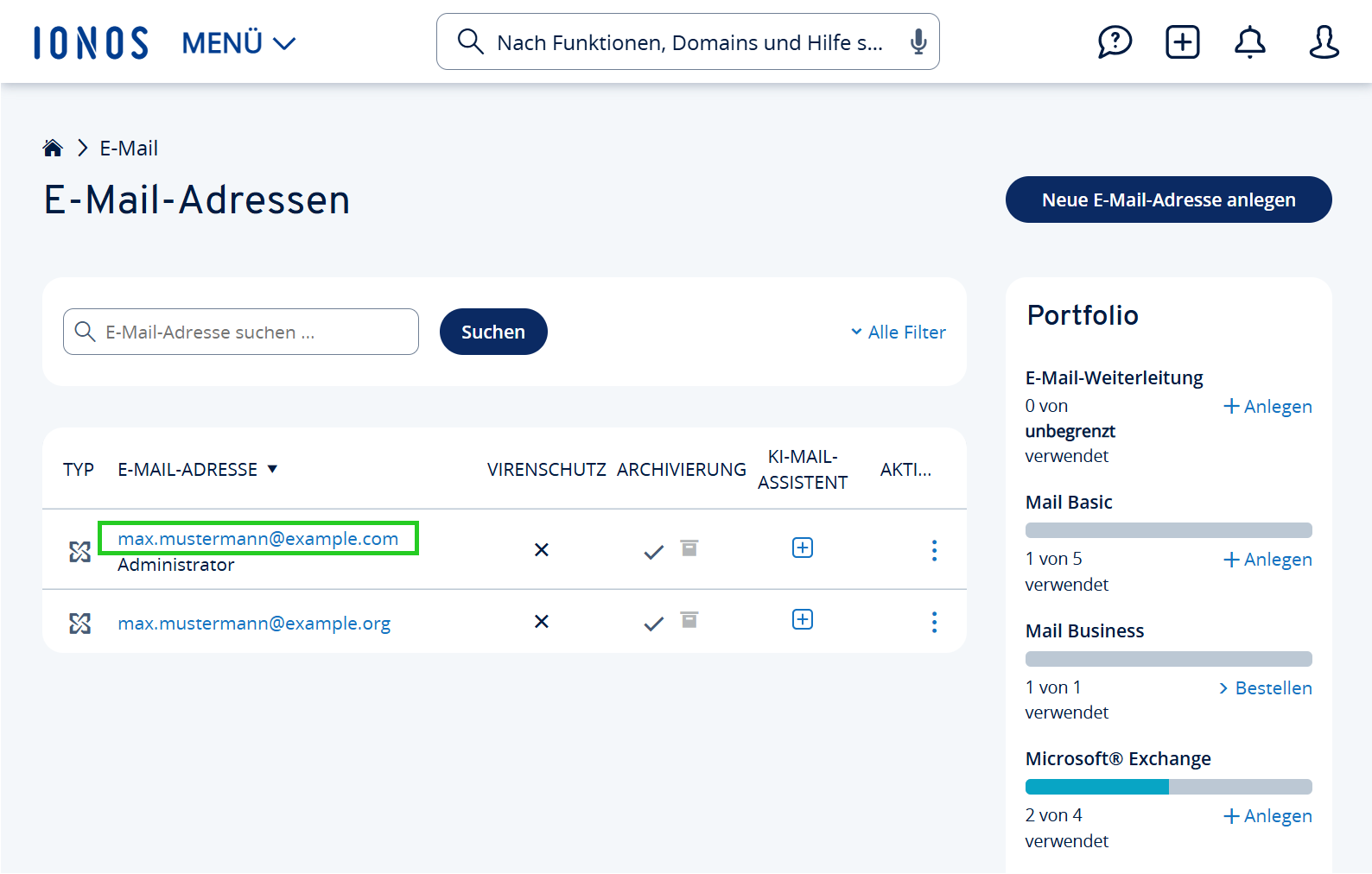 Screenshot: Die Übersichtsseite der E-Mail-Adressen wird angezeigt. In der Spalte E-Mail-Adresse ist eine der E-Mail-Adressen hervorgehoben.