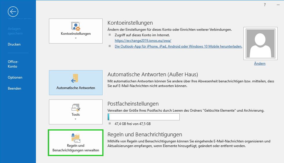 Screenshot: Der Bereich Regeln und Benachrichtigungen verwalten wird in Outlook angezeigt. In diesem Bereich ist die Schaltfläche Regeln und Benachrichtigungen verwalten hervorgehoben.