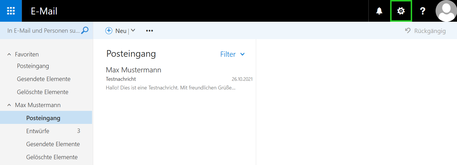 Screenshot: Die Outlook Web App wird angezeigt. In der Web App ist in der Menüleiste das Zahnradsymbol hervorgehoben.