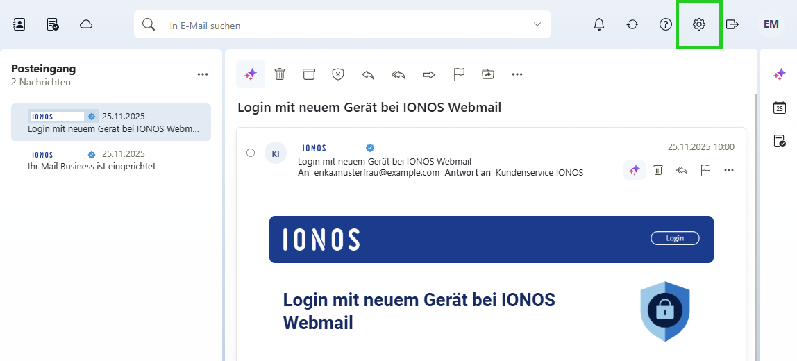 Screenshot: In Webmail wird eine geöffnete E-Mail im Posteingang angezeigt. In der Menüleiste oben ist auf der rechten Seite das Zahnradsymbol hervorgehoben.